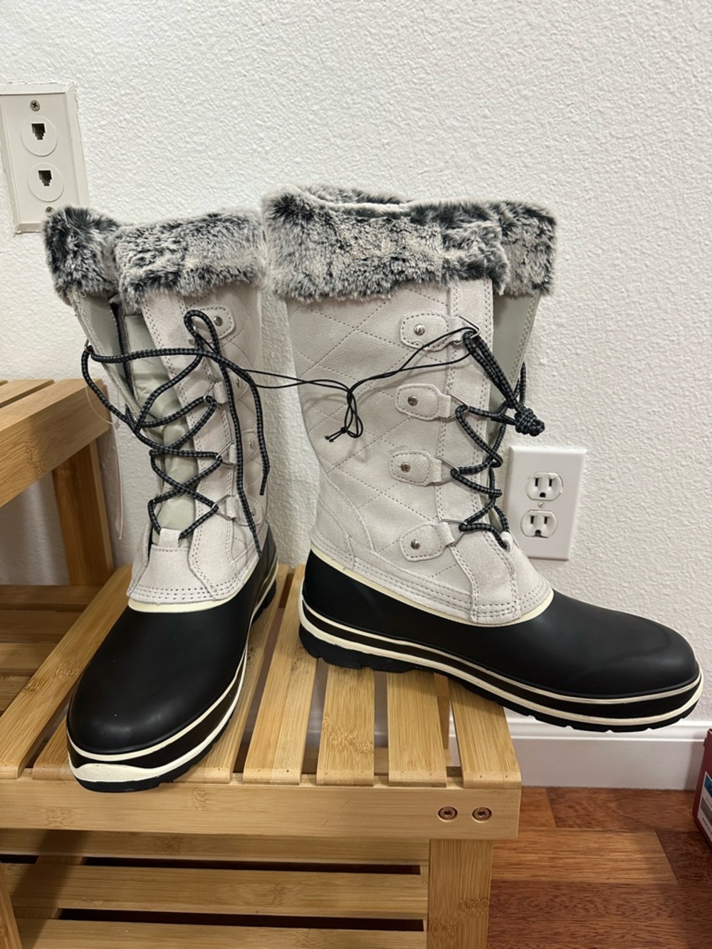 Khombu Beige and Black Faux-Fur Trim Winter Boot